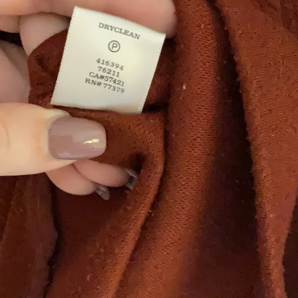 Sale! Ann Taylor Petite Textured Sleeveless Top, Size SP, Marron/Brown - Picture 8 of 8